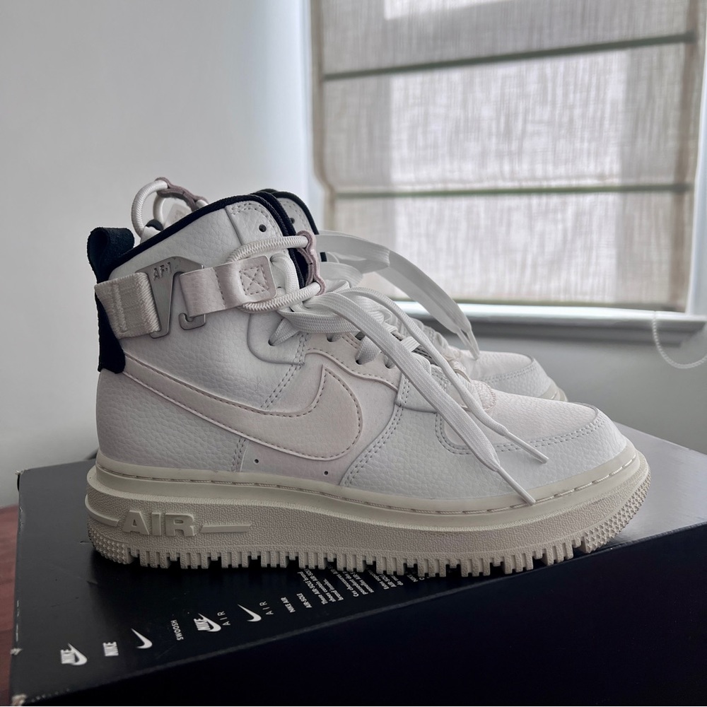 Nike Women’s AF1 HI UT 2.0